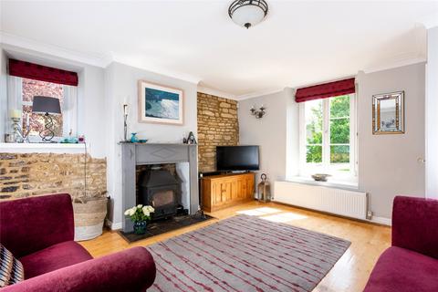 4 bedroom detached house for sale, Northampton Road, Denton, Northamptonshire, NN7