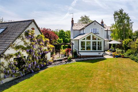 4 bedroom detached house for sale, Northampton Road, Denton, Northamptonshire, NN7