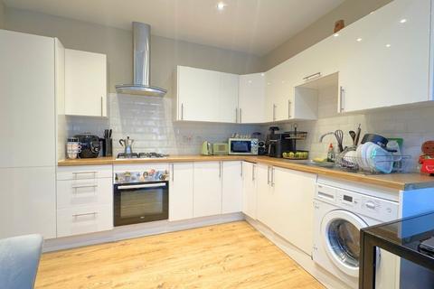 2 bedroom flat for sale, Flat ,  Elmdene Road, London