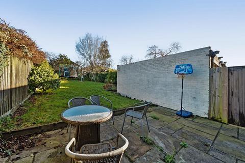 47 Raleigh Drive, London, N20 0UX