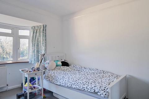 47 Raleigh Drive, London, N20 0UX