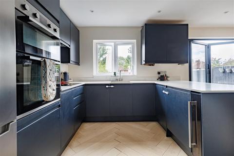 54 Upshire Road, Waltham Abbey, EN9 3NX