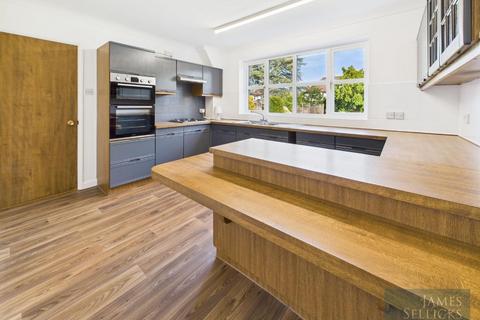 5 bedroom detached house for sale, Loughborough Road, Birstall, Leicester