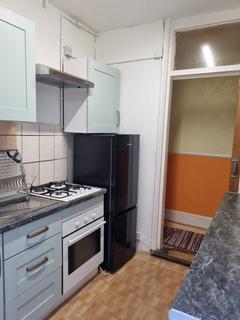 1 bedroom in a house share to rent, Bathurst Gardens, London NW10