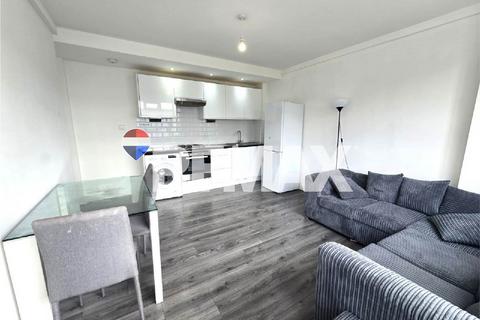 3 bedroom flat to rent, Beaumont Court Upper Clapton Road, London E5