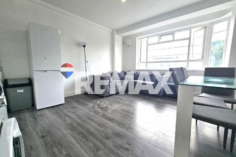 3 bedroom flat to rent, Beaumont Court Upper Clapton Road, London E5