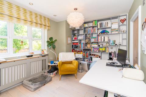 38 Crofton Close, Southampton, SO17 1XB