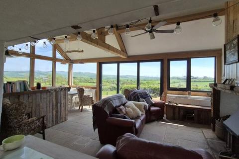 2 bedroom equestrian property for sale, Parc, Llandyfrydog, Anglesey, LL71