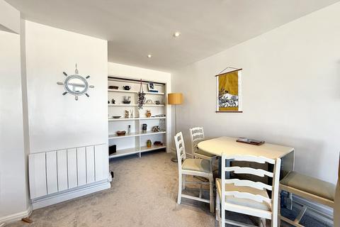 undefined, West Bay