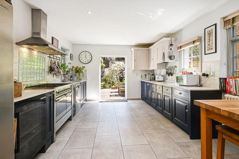 6 Vanbrugh Fields, London, SE3 7TZ