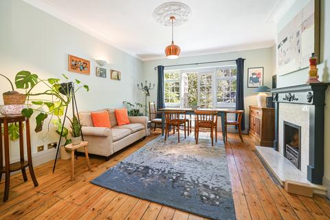 6 Vanbrugh Fields, London, SE3 7TZ