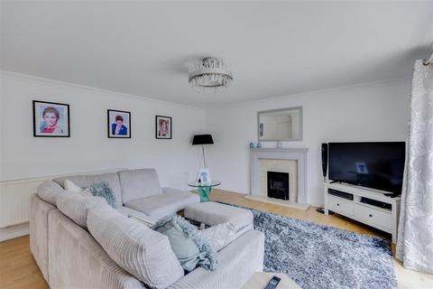 6 bedroom detached house for sale, Llewelyn Goch, St. Fagans, Cardiff