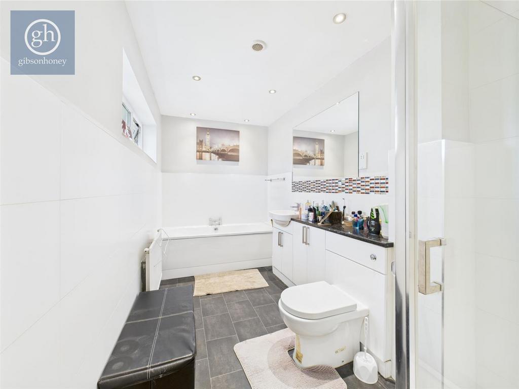 CAM05080 G0-PR0081-STILL011.jpg