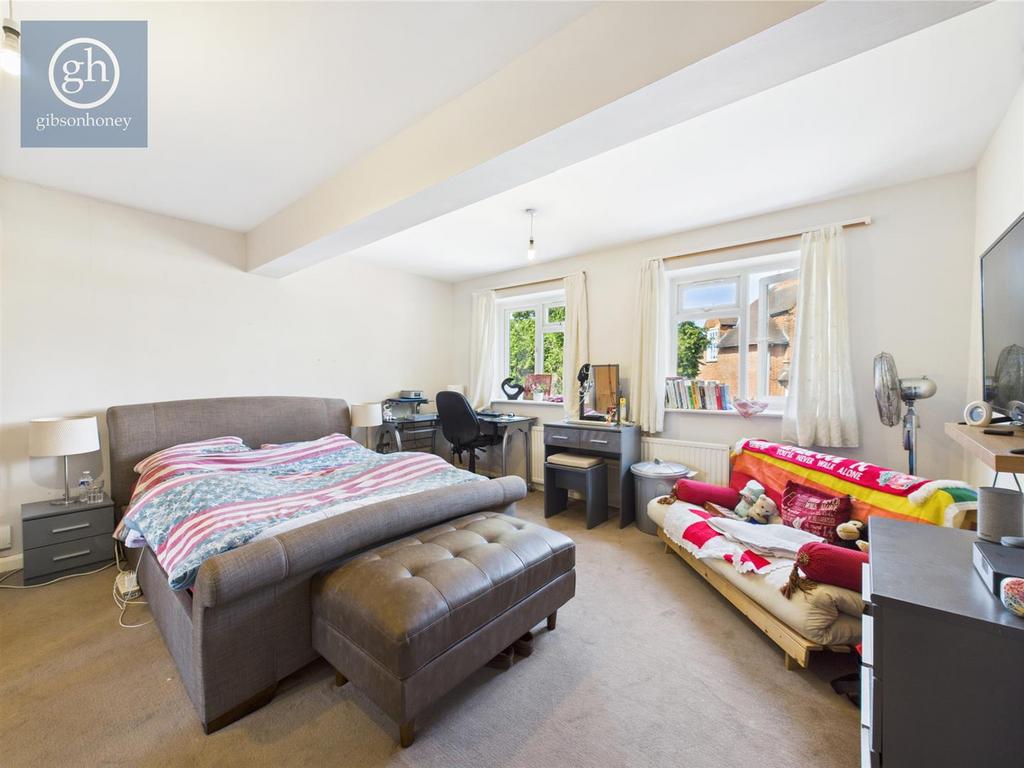 CAM05080 G0-PR0081-STILL009.jpg