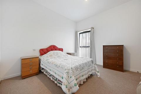 2 bedroom ground floor flat for sale, Tewkesbury Road, Ealing