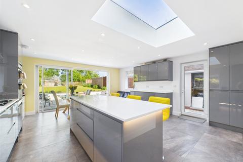 16 Brookfield Lane, Churchdown, Gloucester, GL3 2PP