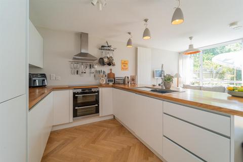 7 Fry Street, Manchester, M16 8PB