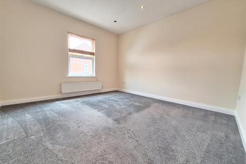 2 bedroom terraced house to rent, Swansea Road, Reading