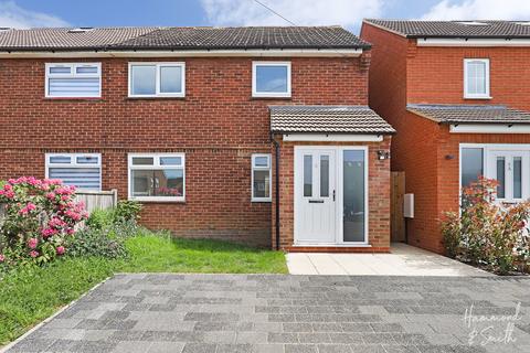 8 Cripsey Avenue, Ongar, CM5 0AT