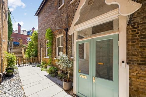 116c Crystal Palace Park Road, London, SE26 6UP
