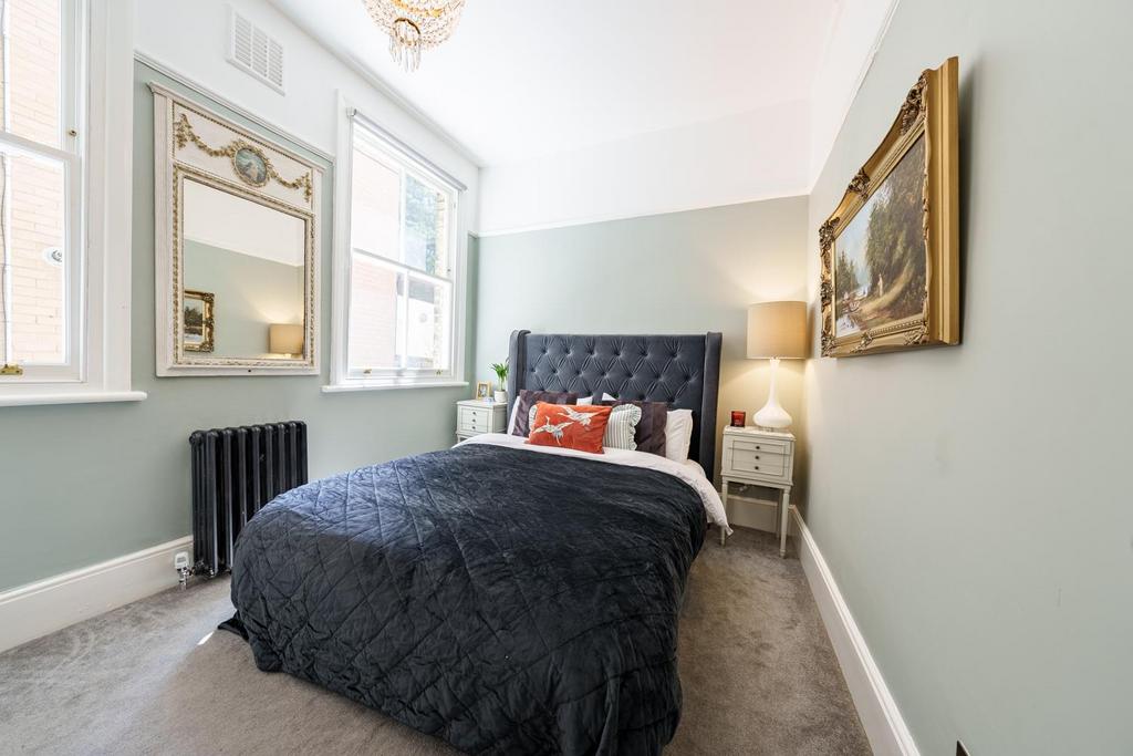 7 - Spare Bedroom.jpg