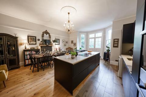 116c Crystal Palace Park Road, London, SE26 6UP