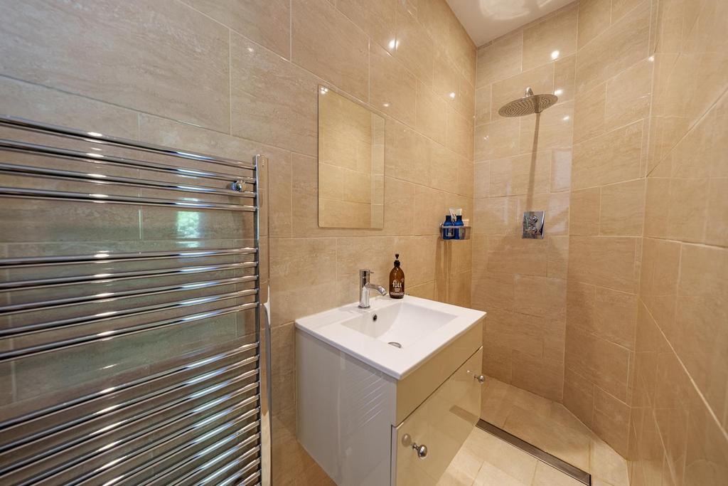11 - shower room.jpg