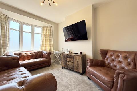81 Aylestone Drive, Leicester, LE2 8SB