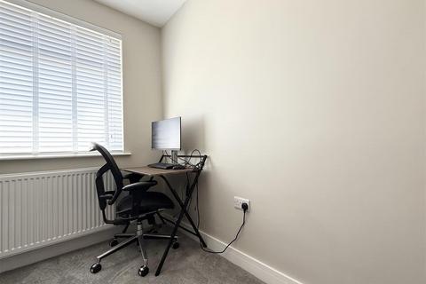 81 Aylestone Drive, Leicester, LE2 8SB