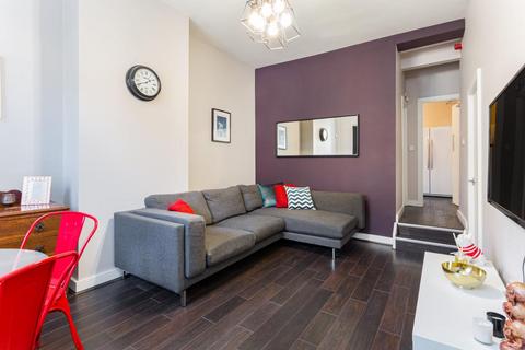 3 bedroom terraced house to rent, Seedley Park Road, Salford M6