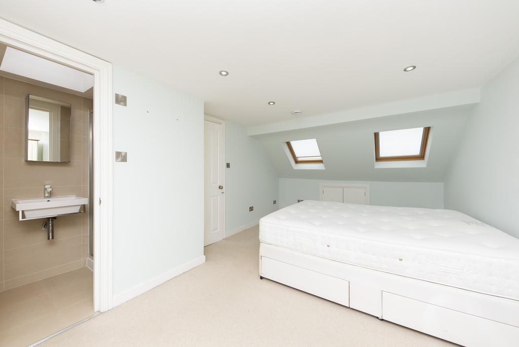 Bedroom 1 alt