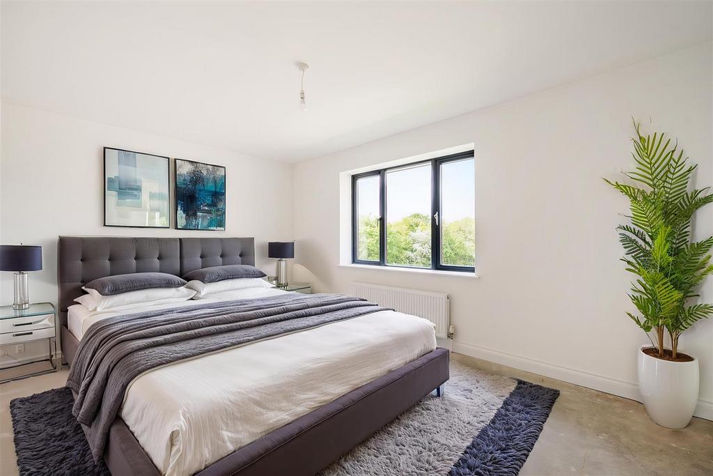 Bedroom. .jpg