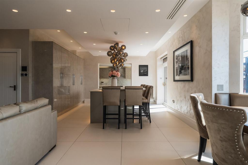 Living/Dining Room