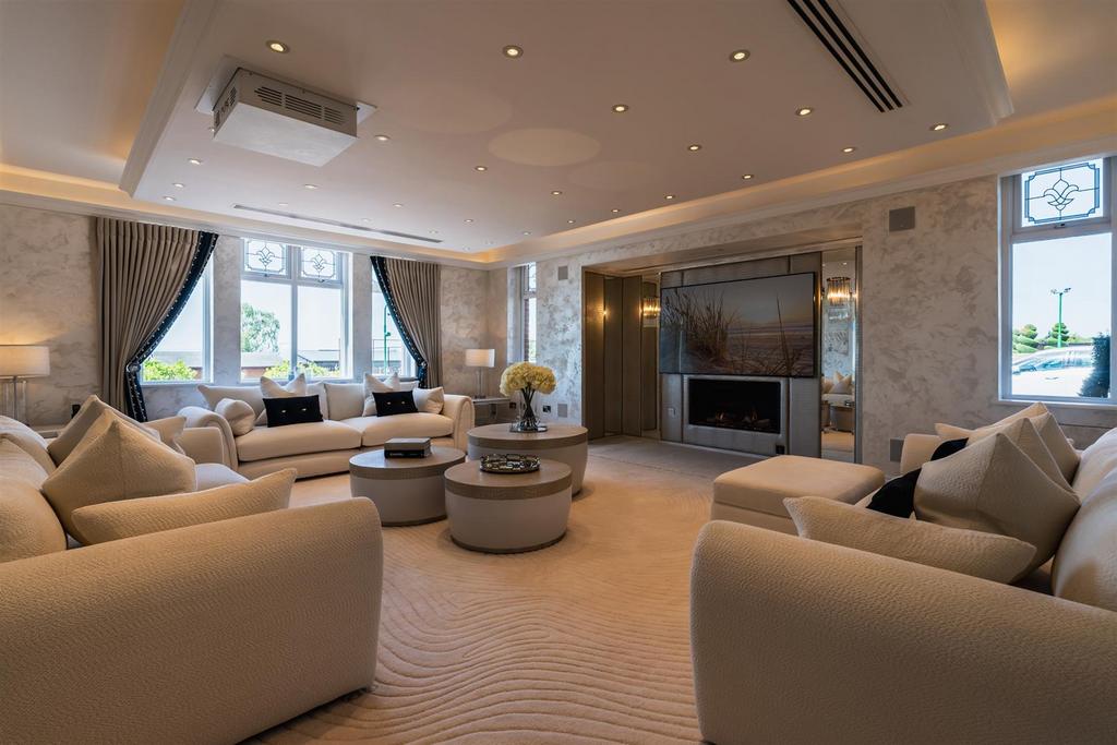 Formal Lounge