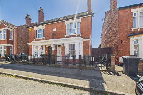13 Tweenbrook Avenue, Gloucester, GL1 5JY