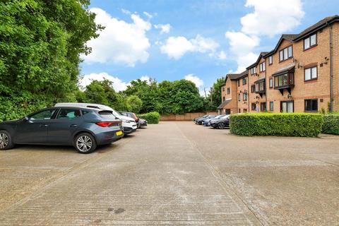 Studio for sale, Linnet Way, Purfleet, Essex