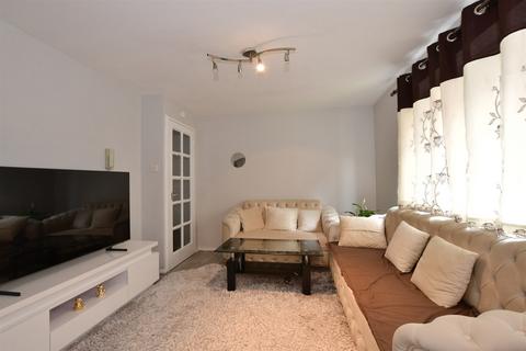 Studio for sale, Linnet Way, Purfleet, Essex