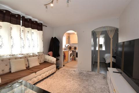 Studio for sale, Linnet Way, Purfleet, Essex
