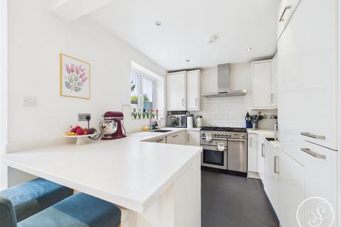 4 bedroom semi-detached house for sale, Gledhow Park Avenue, Leeds