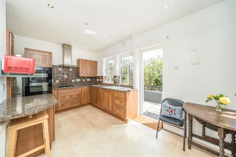 130 Dursley Road, London, SE3 8PQ