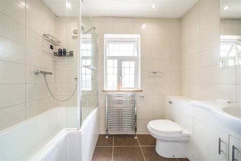130 Dursley Road, London, SE3 8PQ
