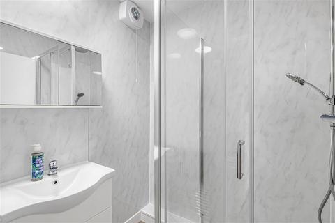 3 bedroom flat for sale, Tachbrook Street, SW1V