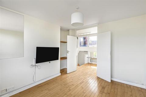 3 bedroom flat for sale, Tachbrook Street, SW1V