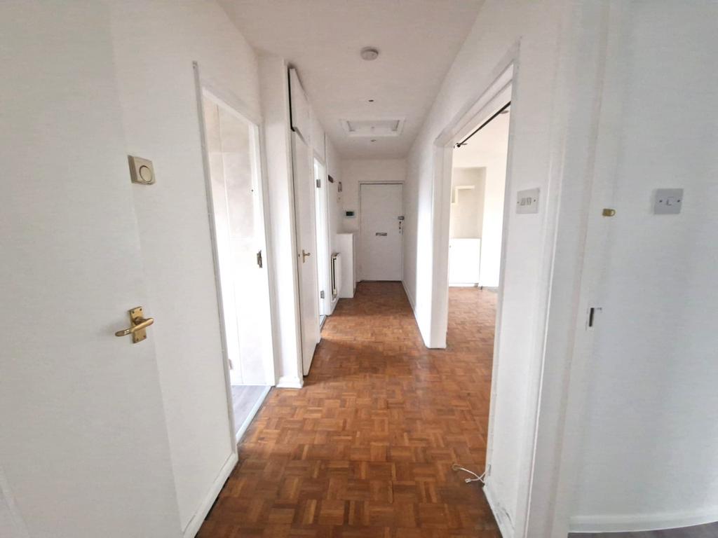 Apartment in Wembley - View 3