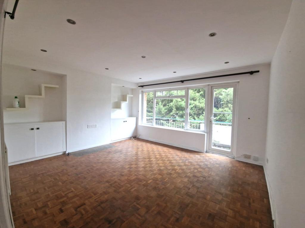 Apartment in Wembley - View 4