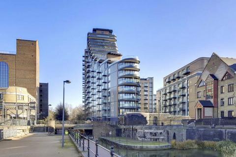 2 bedroom flat to rent, Cobblestone Square, London E1W