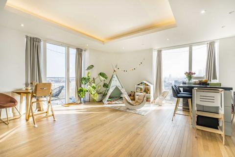 2 bedroom flat to rent, Cobblestone Square, London E1W