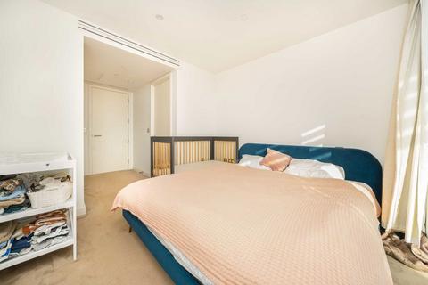 2 bedroom flat to rent, Cobblestone Square, London E1W