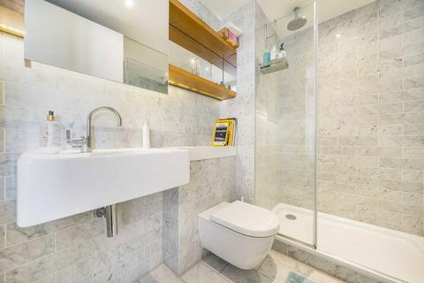 2 bedroom flat to rent, Cobblestone Square, London E1W