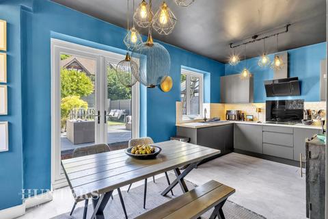 61 Green Lane, Oldham, OL8 3BA